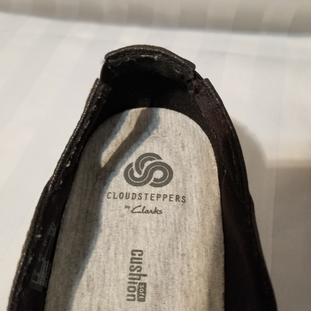 Super Nice Clarks Cushioned Cloudstepper Loafers - image 6